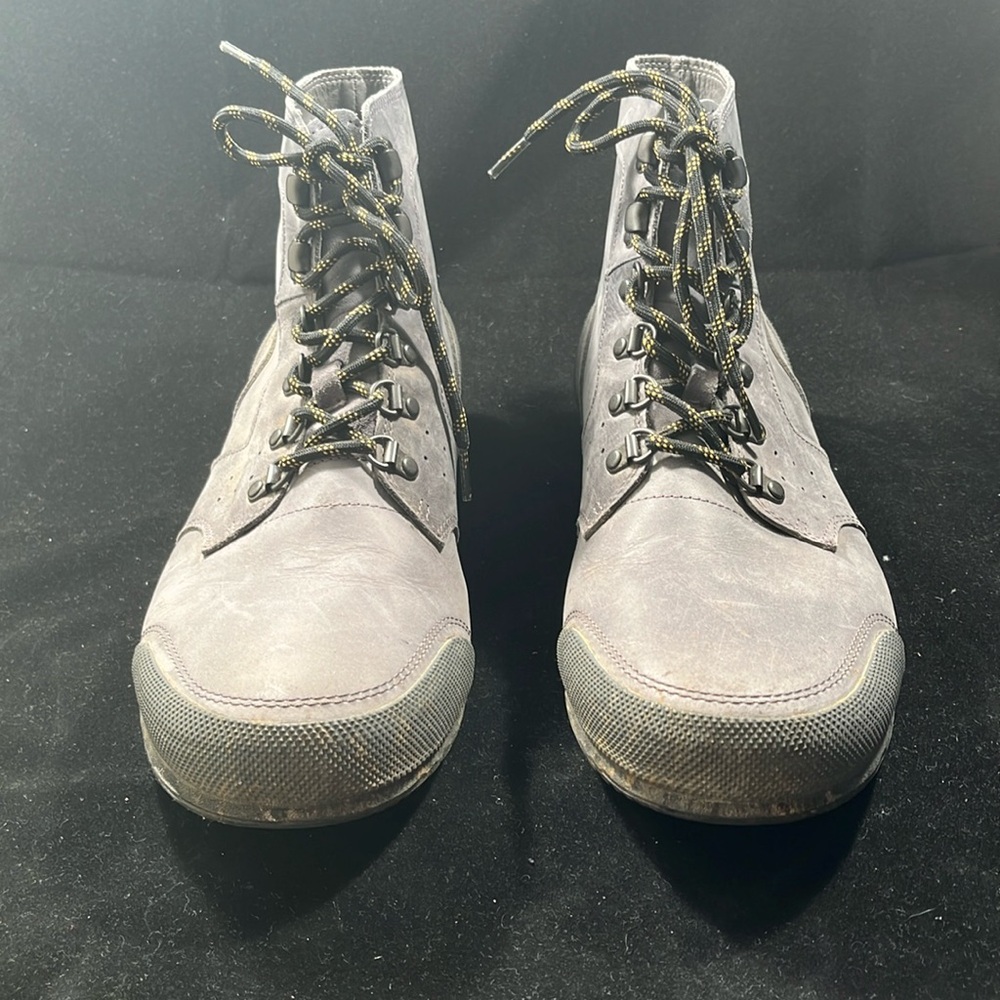 Sorel men’s grey boot size 12